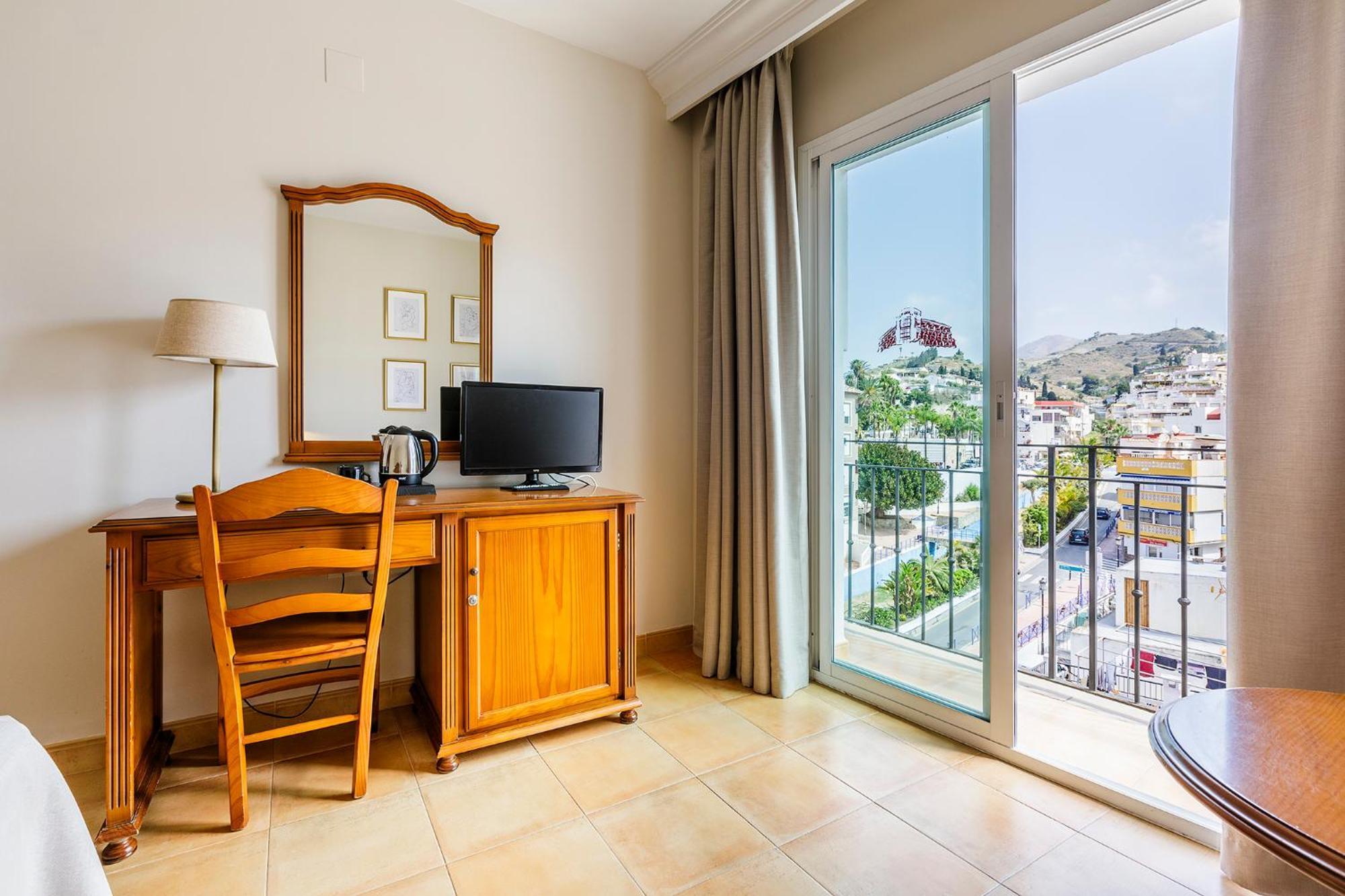 Hotel Almijara - Mares Ла Херадура Екстериор снимка