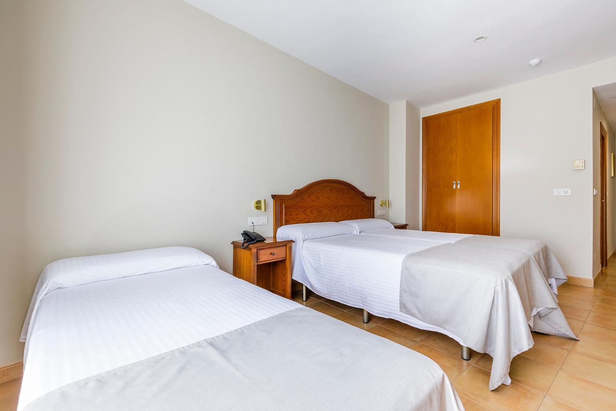 Hotel Almijara - Mares Ла Херадура Екстериор снимка