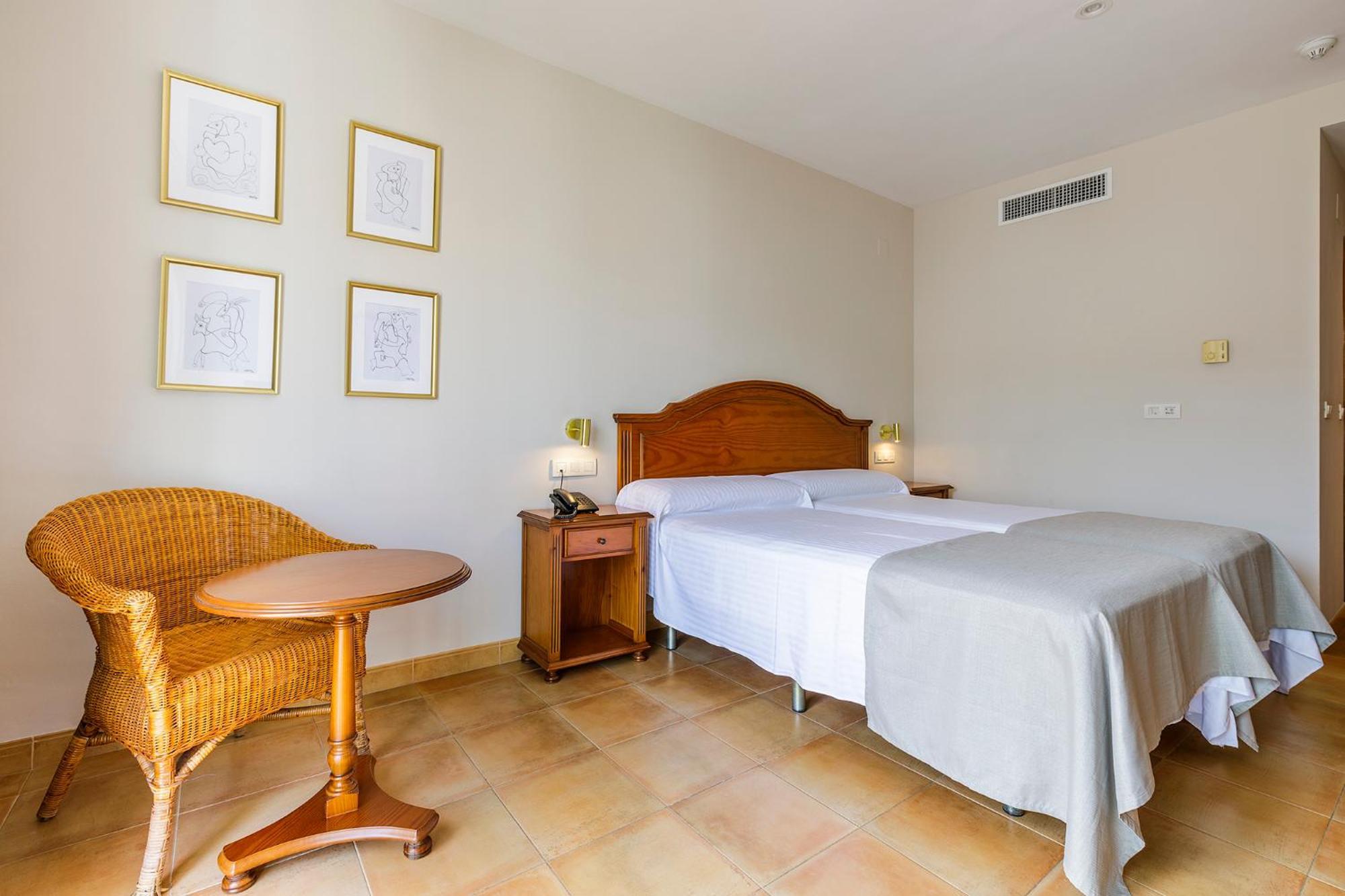 Hotel Almijara - Mares Ла Херадура Екстериор снимка