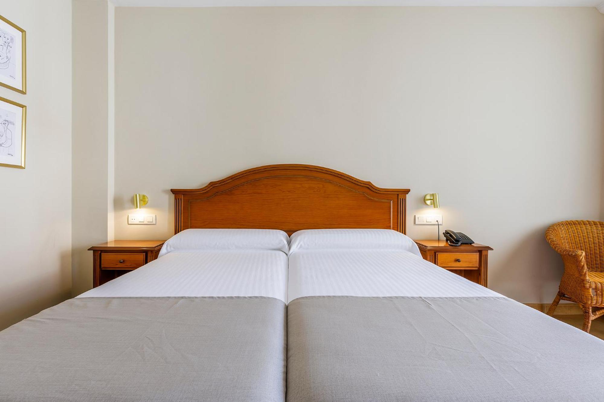 Hotel Almijara - Mares Ла Херадура Екстериор снимка