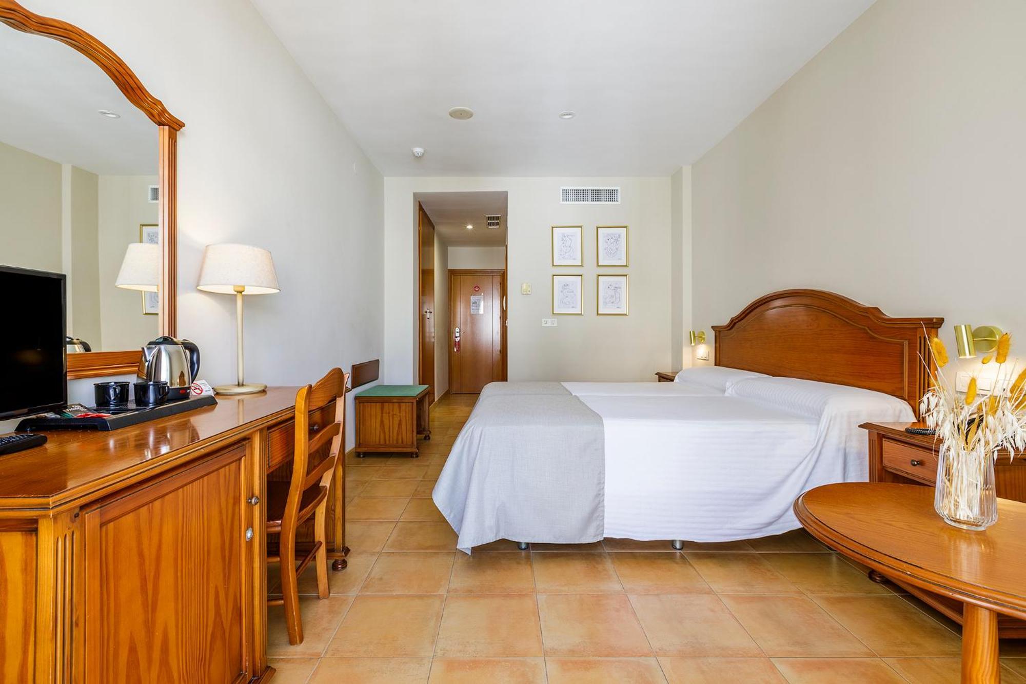 Hotel Almijara - Mares Ла Херадура Екстериор снимка