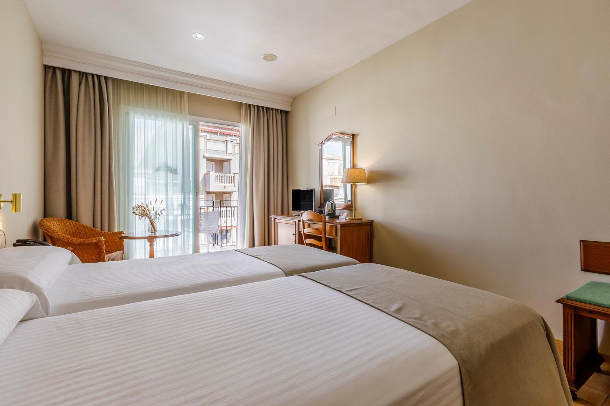 Hotel Almijara - Mares Ла Херадура Екстериор снимка