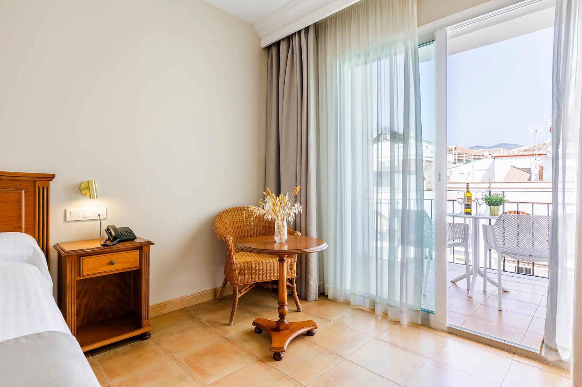 Hotel Almijara - Mares Ла Херадура Екстериор снимка