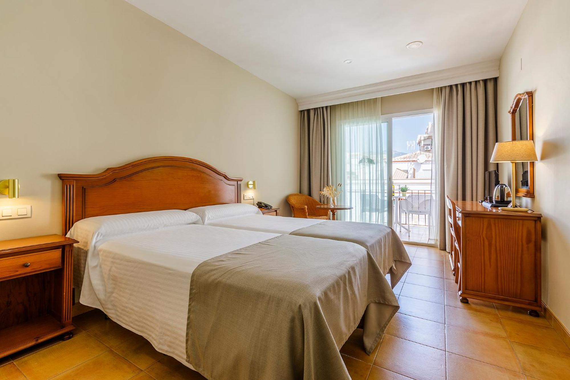 Hotel Almijara - Mares Ла Херадура Екстериор снимка