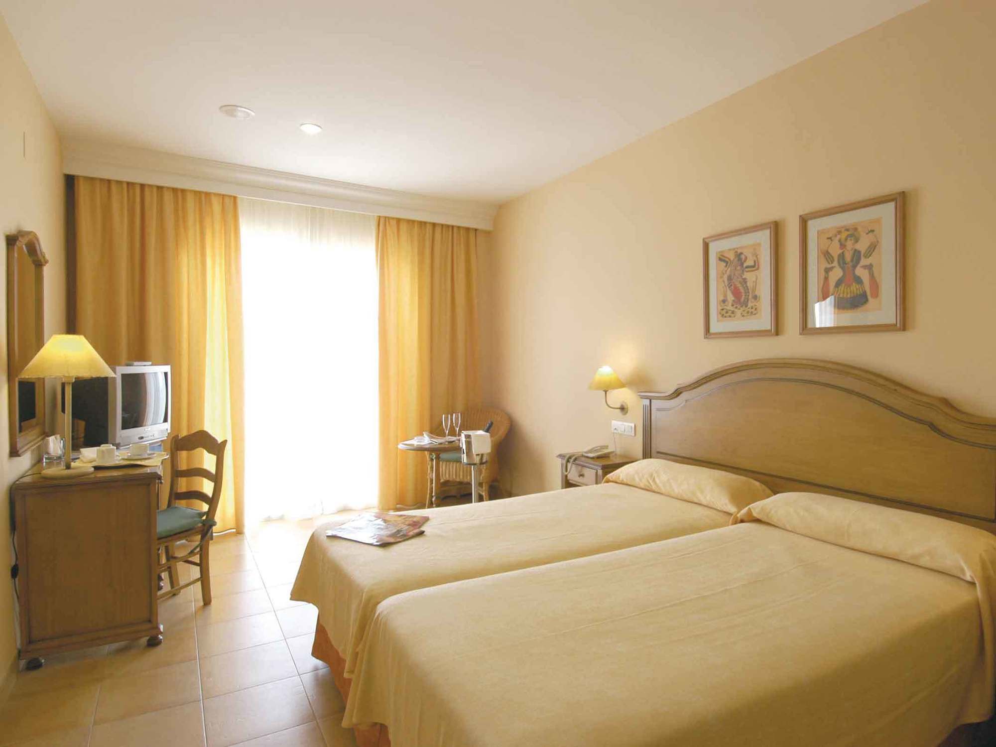 Hotel Almijara - Mares Ла Херадура Екстериор снимка